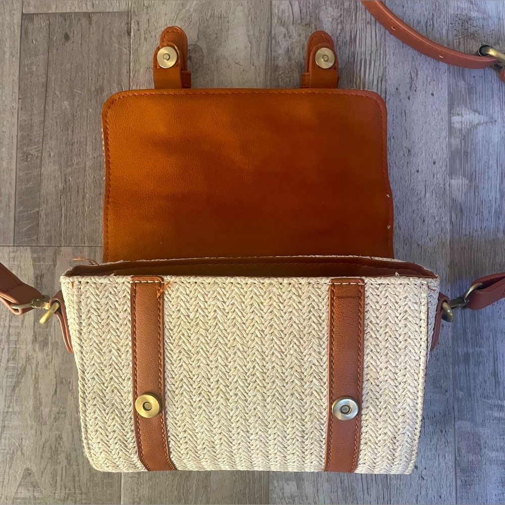 Anthropology Cross Body Purse - Picture 3 of 7